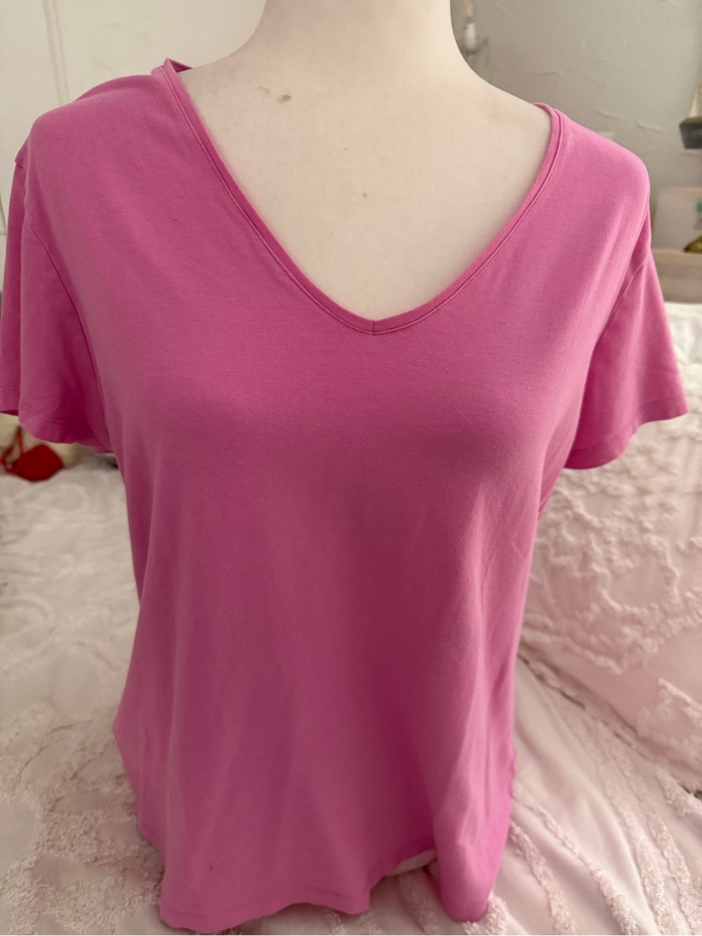 J. McLaughlin Hot Pink V-Neck Short Sleeve Tee